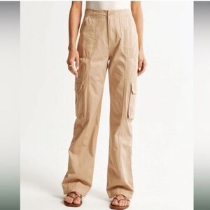 Abercrombie & Fitch Women's High Rise Tan Relaxed Cargo Pants Size 28 /6 Long